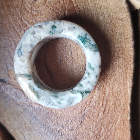New Carved Faceted Natural Moss Agate Ring. - Picture 5 of 16